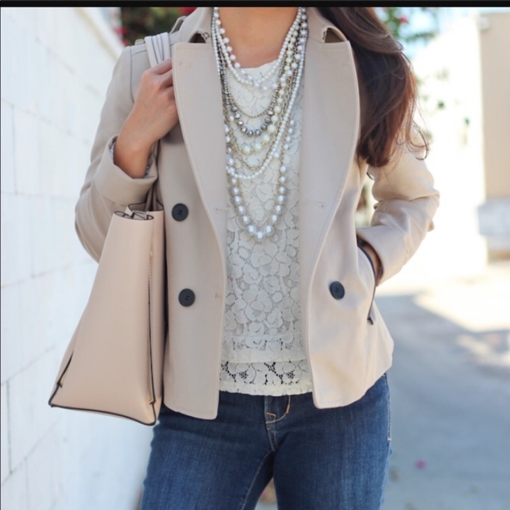 Ann Taylor pearl statement necklace